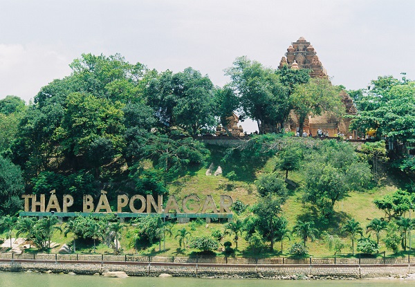 Tháp Bà Ponagar - Khu di tích lịch sử văn hóa tại Nha Trang